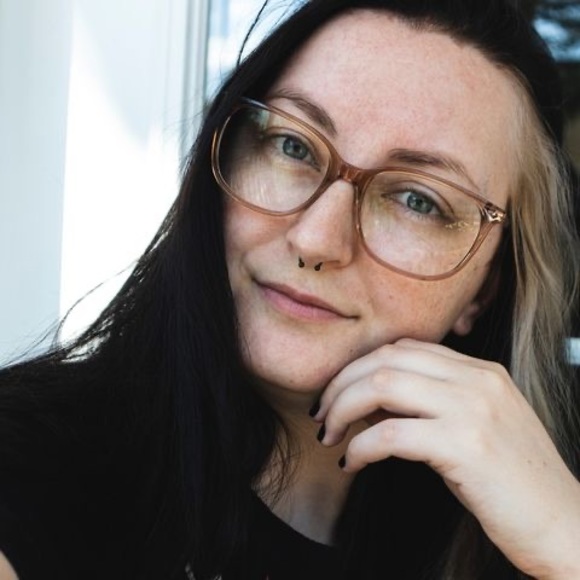 Meet your Posher, Jessica - Picture 1 of 1